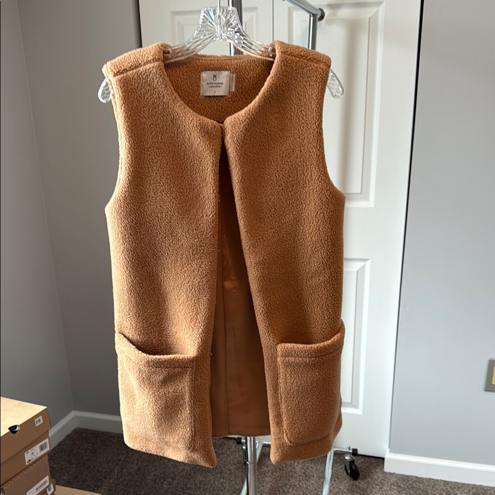 Dudley Stephens double layer Sherpa vest